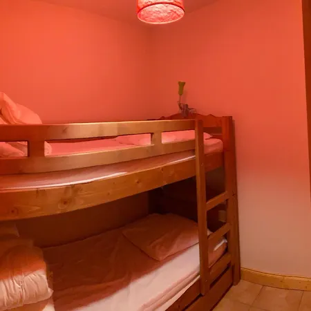 Appartement Lumineux 8 Pers Avec Piscine Et Parking Près Des Pistes à - Fr-1-293-363 *