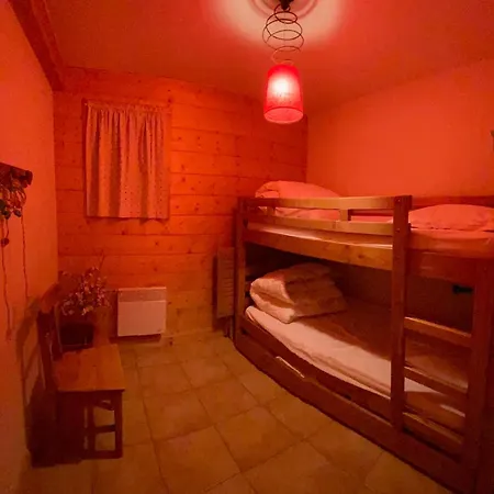 Appartement Lumineux 8 Pers Avec Piscine Et Parking Près Des Pistes à - Fr-1-293-363